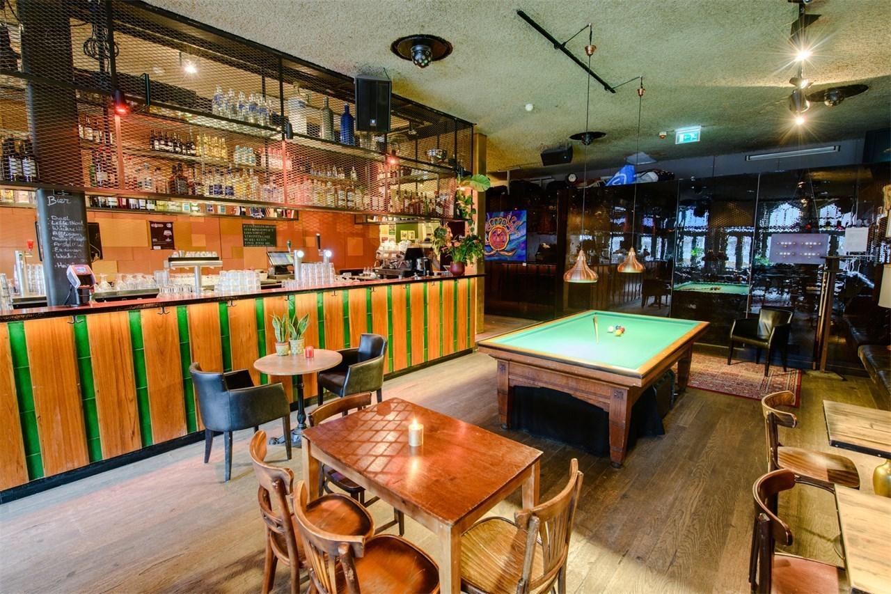 Centraal Gelegen Nachtclub en Sociëteit  3