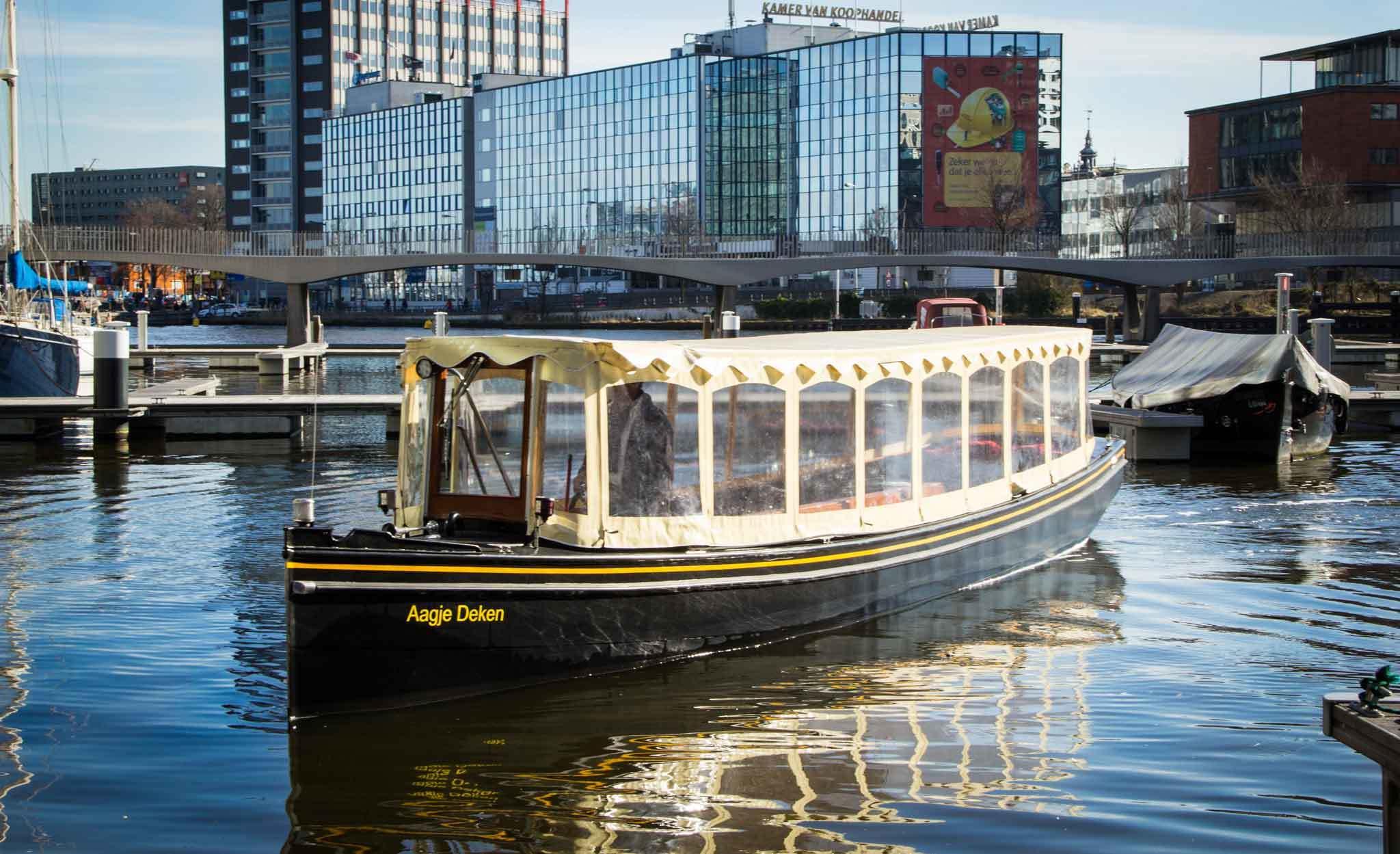 Varende Vergaderspot in Zonnig Amsterdam 1