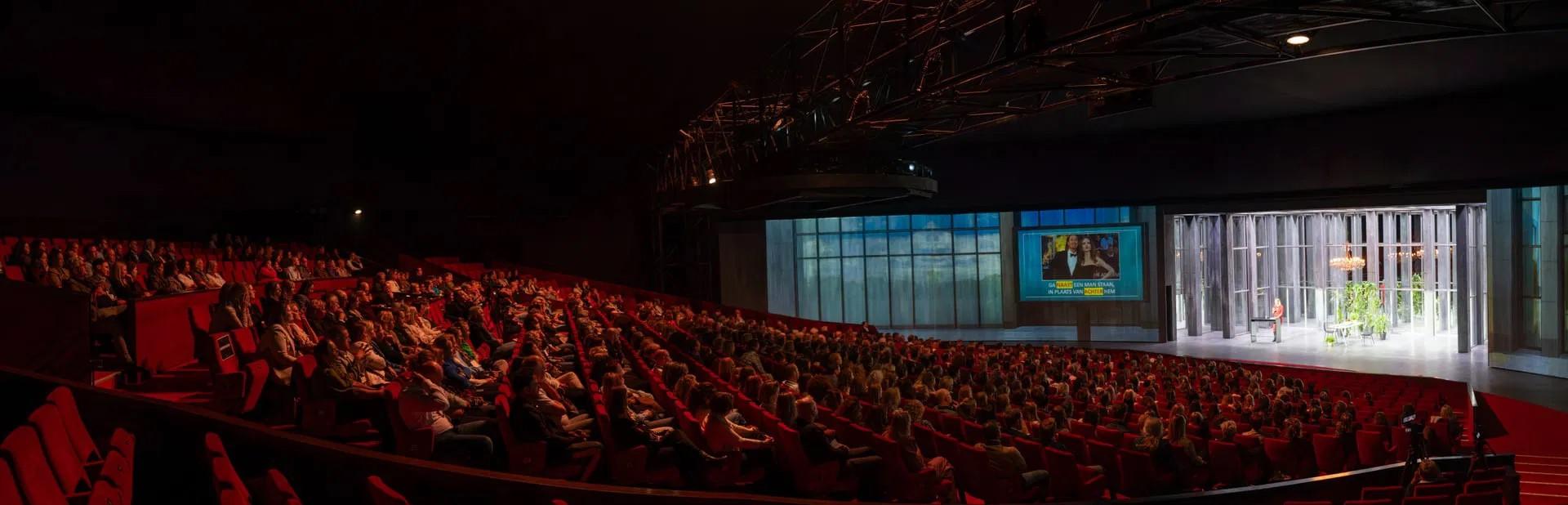 Unieke Eventlocatie met 360º draaiende Theaterzaal 2